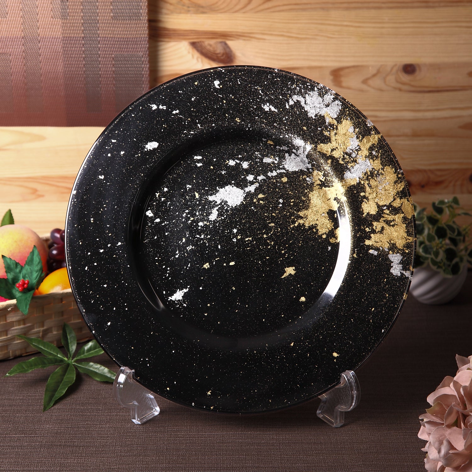 Syosaku Japanese Urushi Glass Charger Plate 13.9-inch (35cm) Jet Black with Gold Leaf, Dishwasher Safe