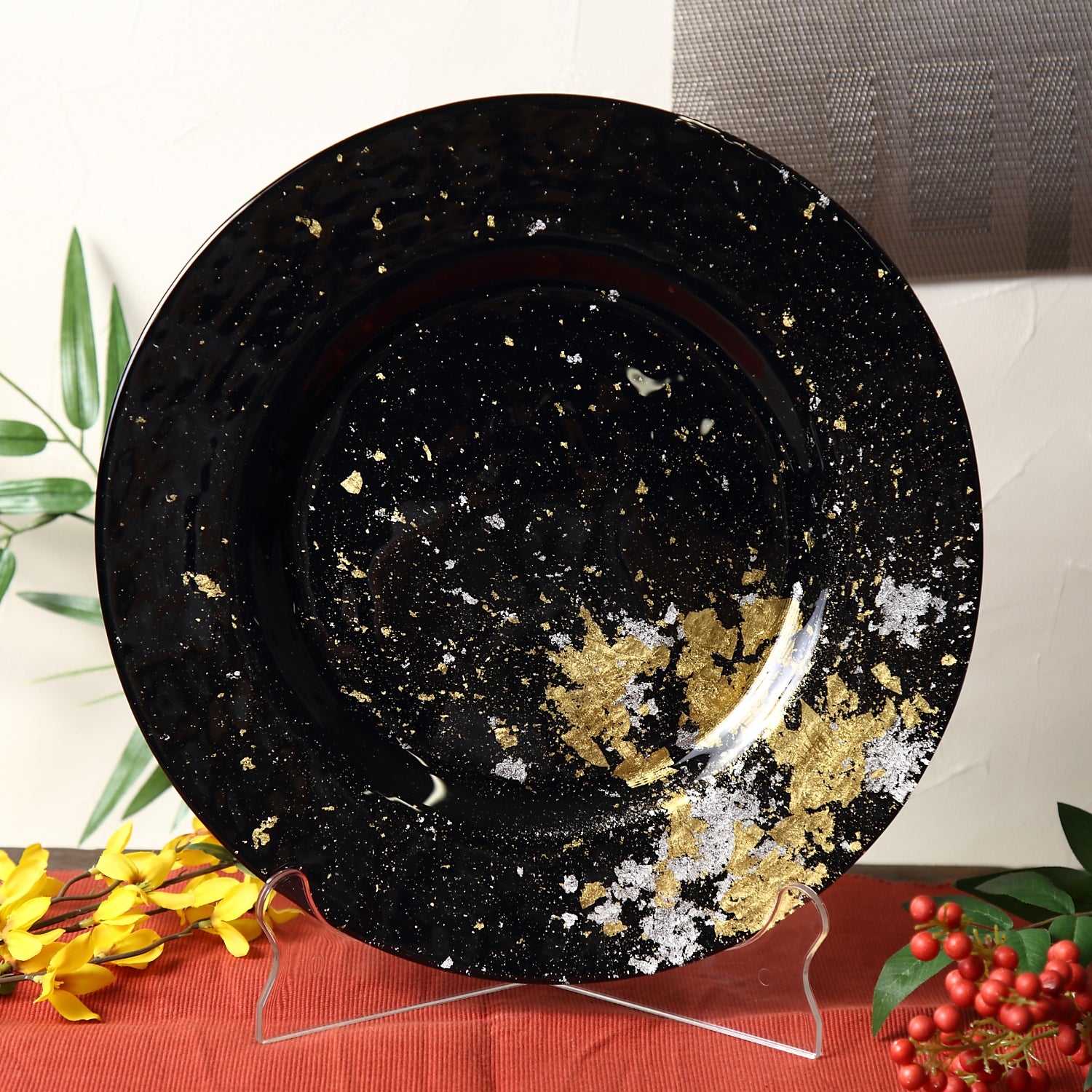 Syosaku Japanese Urushi Glass Dinner Plate 12.5-inch (32cm) Jet Black with Gold Leaf, Dishwasher Safe