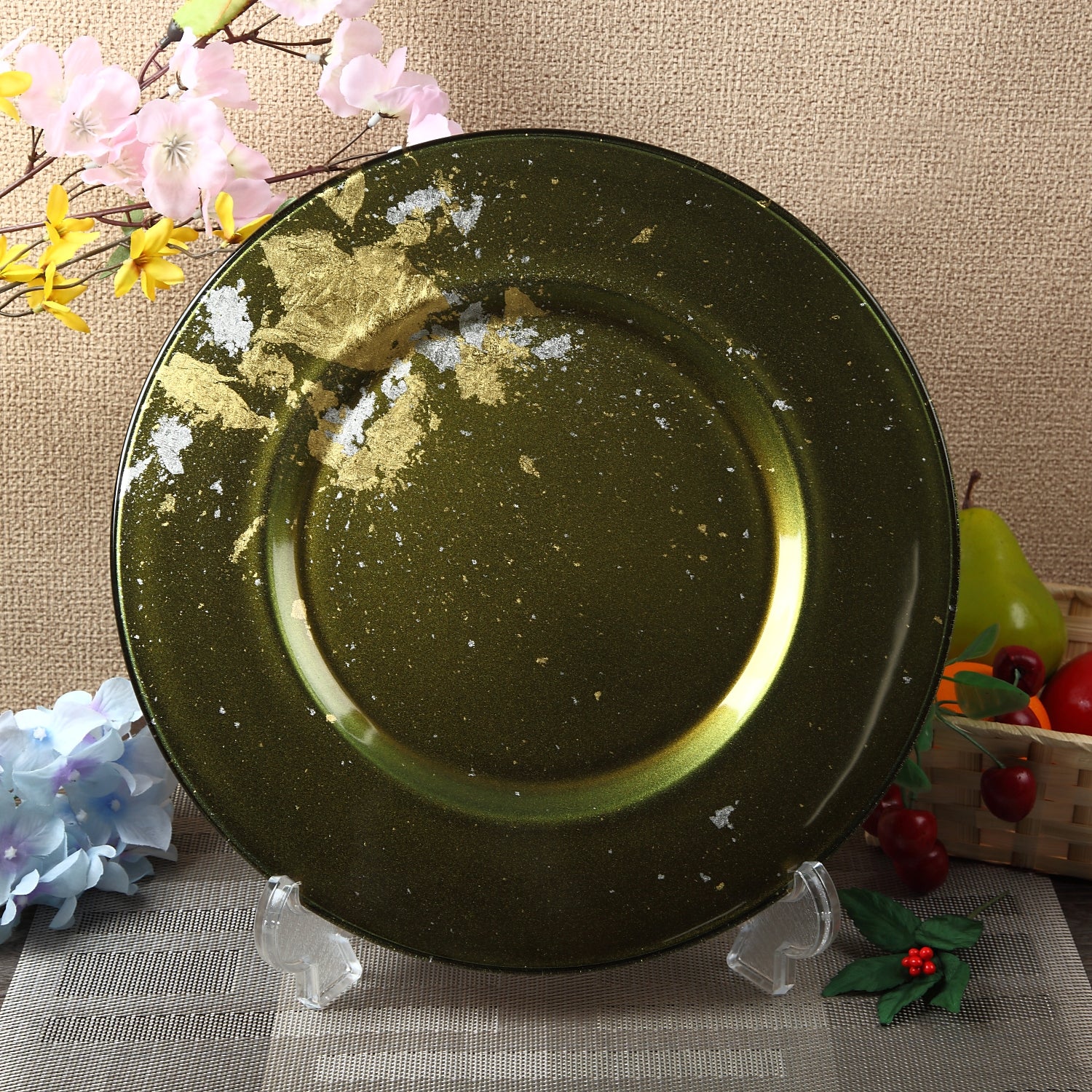 Syosaku Japanese Urushi Glass Charger Plate 13.9-inch (35cm) Majestic Green with Gold Leaf, Dishwasher Safe