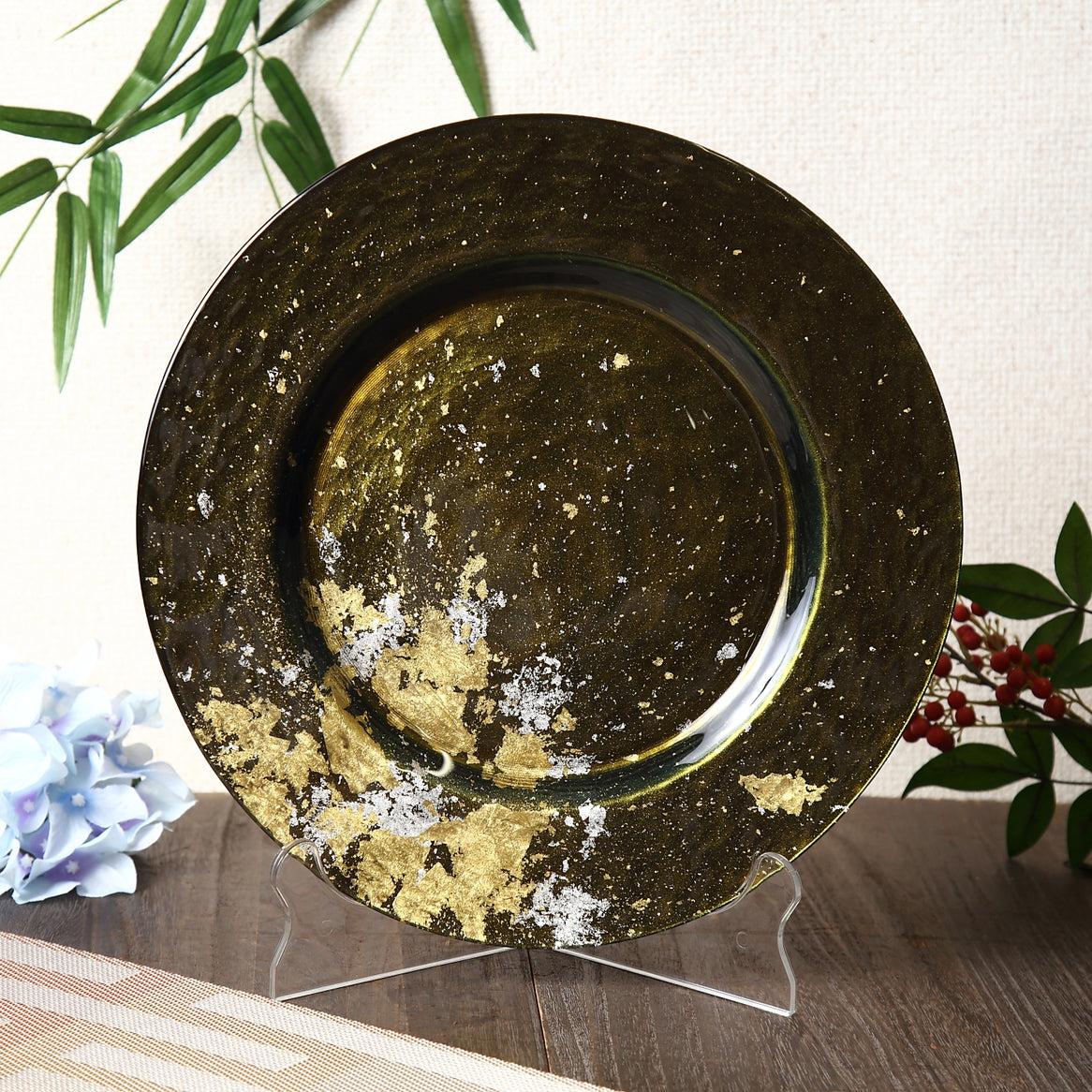 Syosaku Japanese Urushi Glass Dinner Plate 12.5-inch (32cm) Majestic Green with Gold Leaf, Dishwasher Safe - Syosaku-Japan